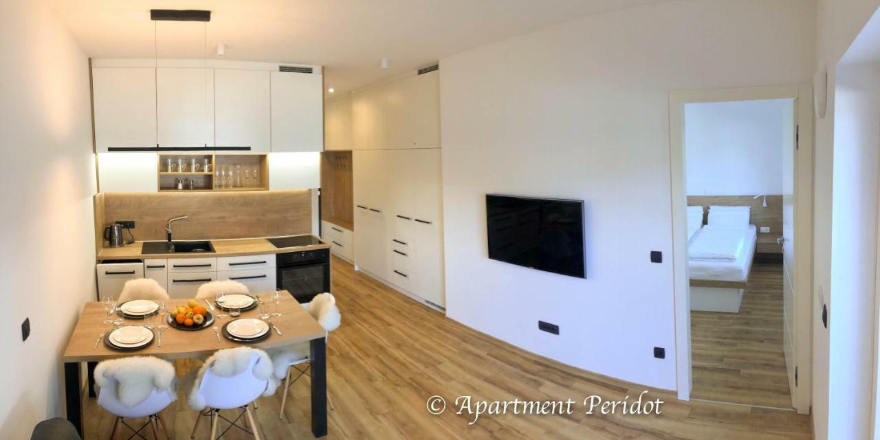 Mojca Apartma Peridot - Center Apartment